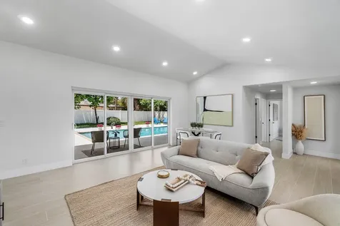723 SW 27th Terrace Boynton Beach FL 33435
