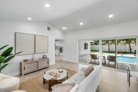723 SW 27th Terrace Boynton Beach FL 33435