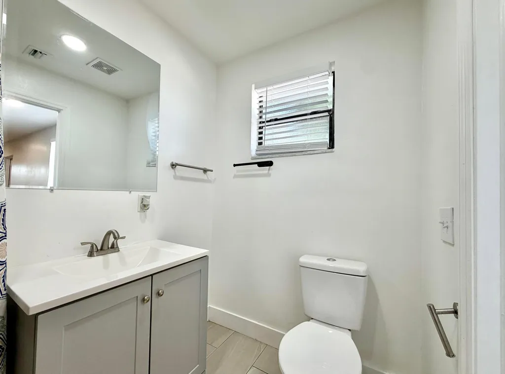 661 NW 23rd Terrace Pompano Beach FL 33069