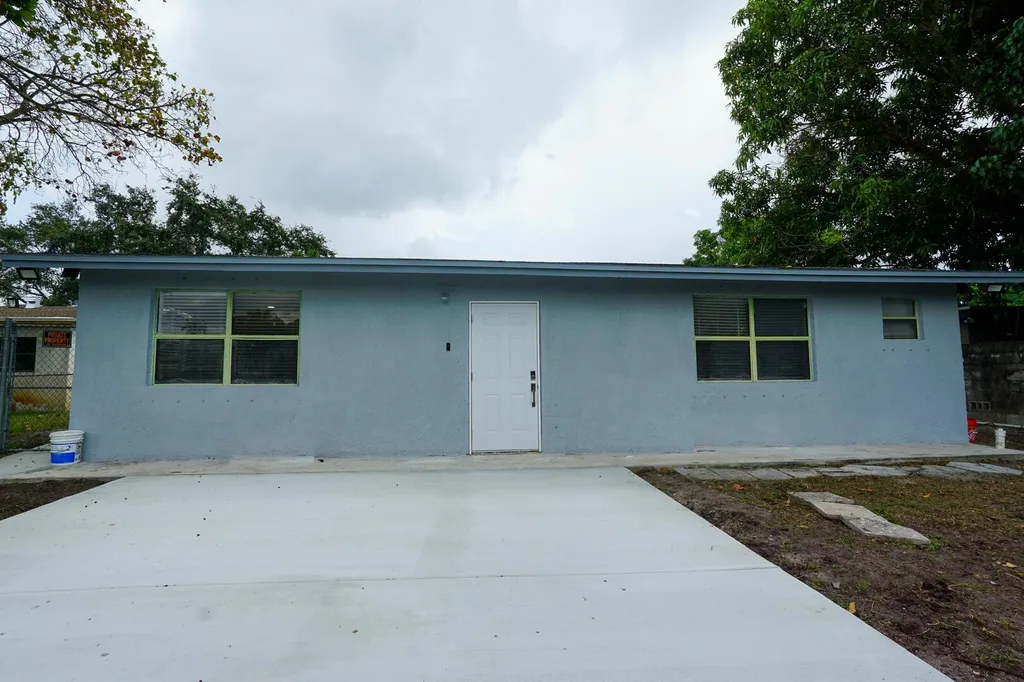 661 NW 23rd Terrace Pompano Beach FL 33069