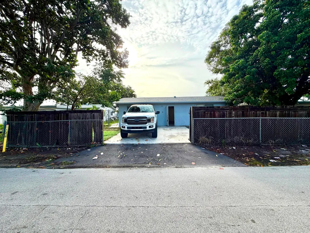661 NW 23rd Terrace Pompano Beach FL 33069