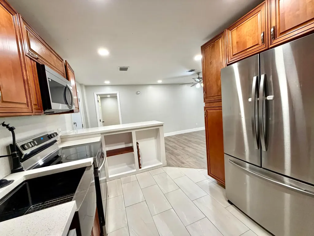 661 NW 23rd Terrace Pompano Beach FL 33069