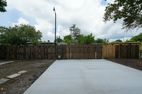 661 NW 23rd Terrace Pompano Beach FL 33069