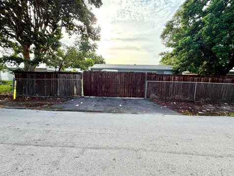 661 NW 23rd Terrace Pompano Beach FL 33069
