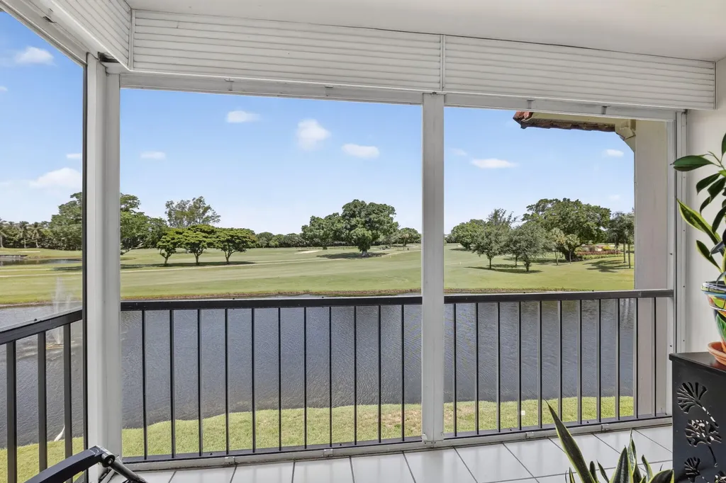 9923 S Hollybrook Lake Drive Pembroke Pines FL 33025