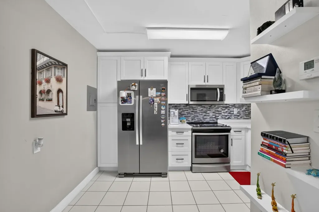9923 S Hollybrook Lake Drive Pembroke Pines FL 33025