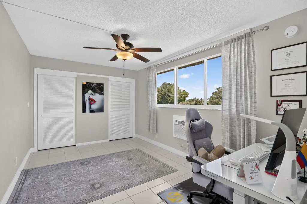 9923 S Hollybrook Lake Drive Pembroke Pines FL 33025