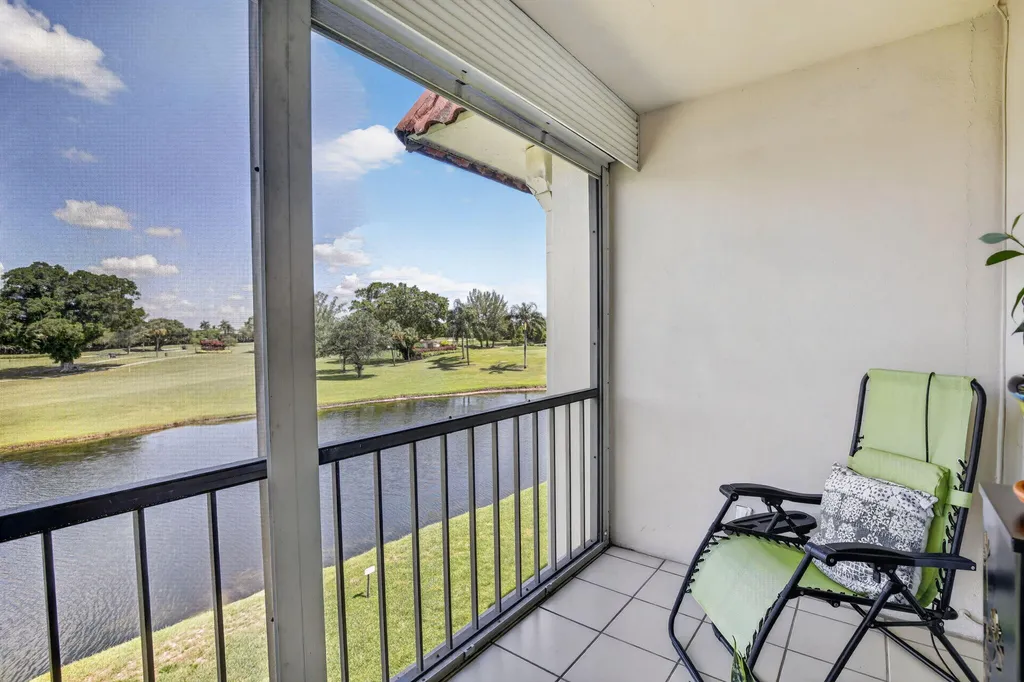 9923 S Hollybrook Lake Drive Pembroke Pines FL 33025
