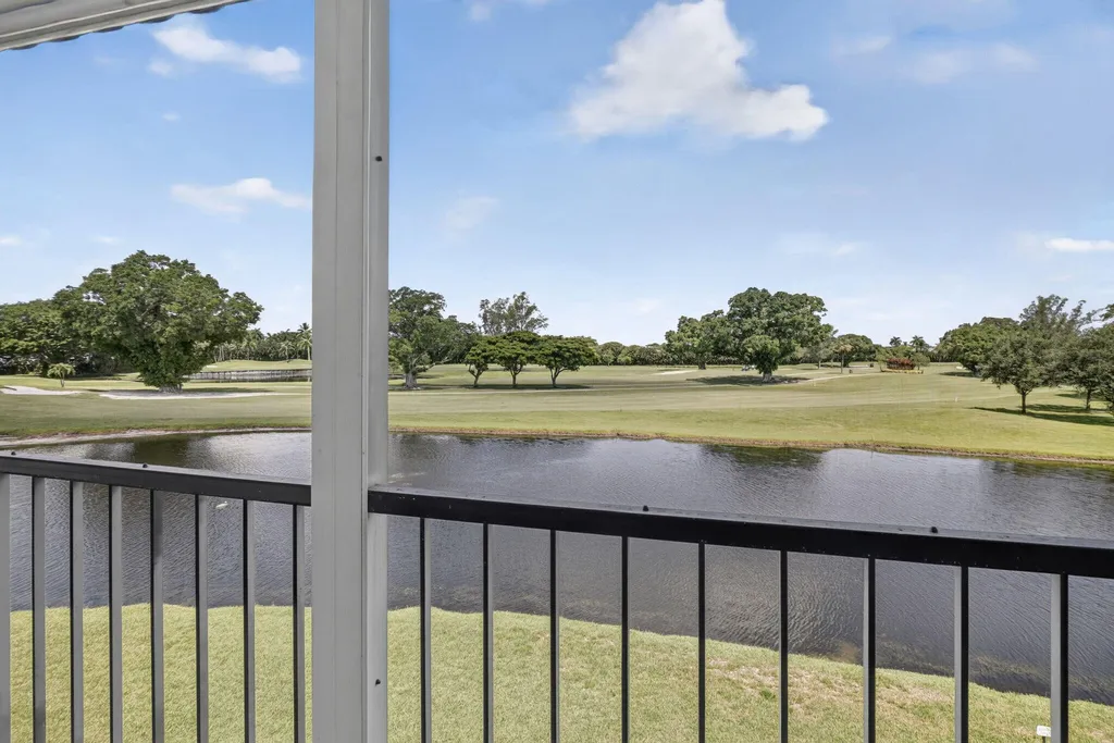 9923 S Hollybrook Lake Drive Pembroke Pines FL 33025