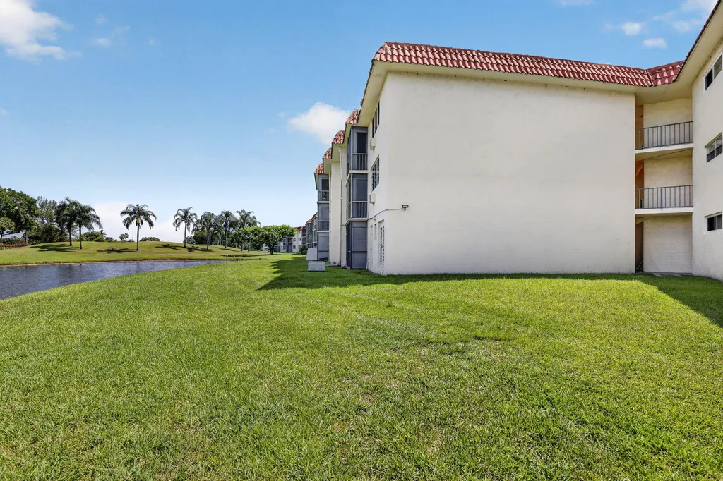 9923 S Hollybrook Lake Drive Pembroke Pines FL 33025