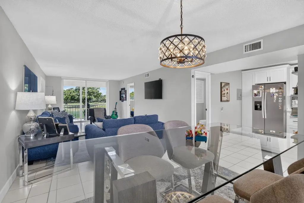 9923 S Hollybrook Lake Drive Pembroke Pines FL 33025