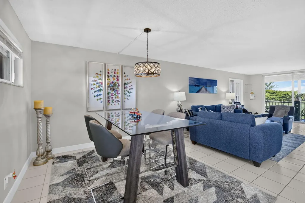 9923 S Hollybrook Lake Drive Pembroke Pines FL 33025