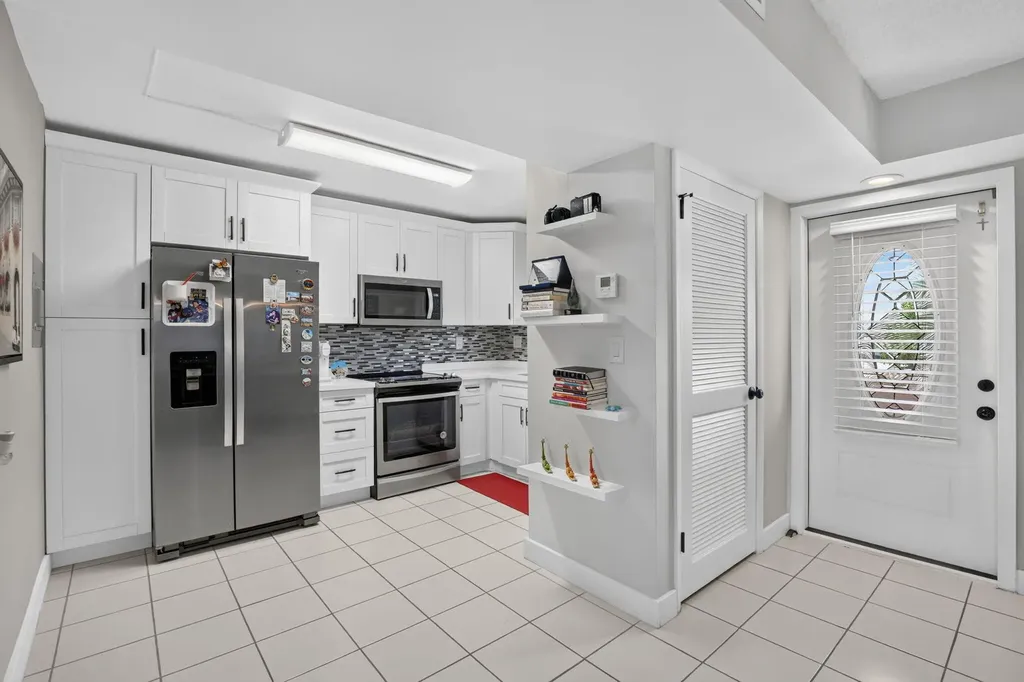 9923 S Hollybrook Lake Drive Pembroke Pines FL 33025