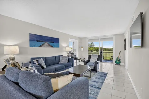 9923 S Hollybrook Lake Drive Pembroke Pines FL 33025