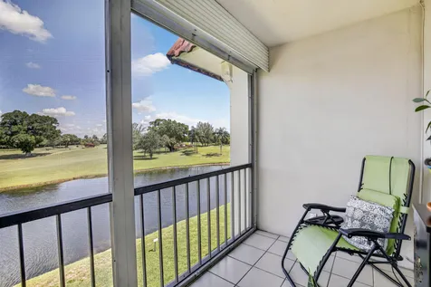9923 S Hollybrook Lake Drive Pembroke Pines FL 33025