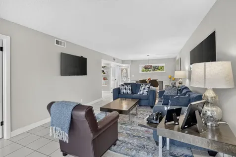 9923 S Hollybrook Lake Drive Pembroke Pines FL 33025