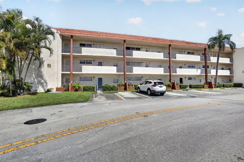 9923 S Hollybrook Lake Drive Pembroke Pines FL 33025