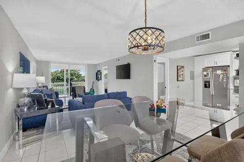 9923 S Hollybrook Lake Drive Pembroke Pines FL 33025