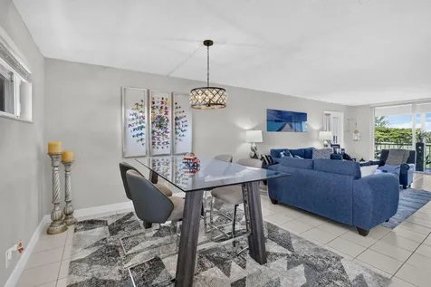 9923 S Hollybrook Lake Drive Pembroke Pines FL 33025