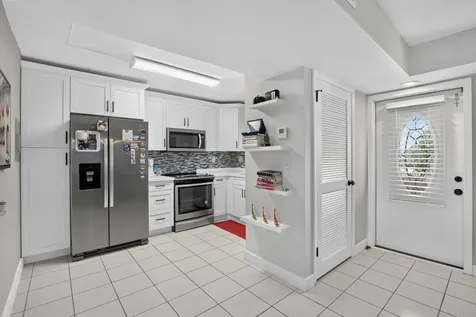 9923 S Hollybrook Lake Drive Pembroke Pines FL 33025