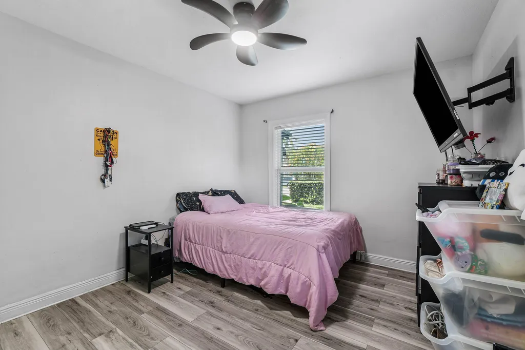 512 36th Street West Palm Beach FL 33407