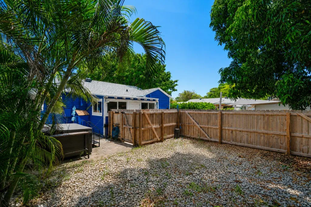 512 36th Street West Palm Beach FL 33407