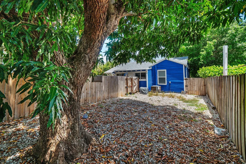 512 36th Street West Palm Beach FL 33407