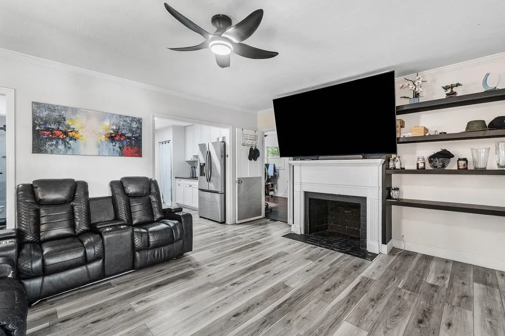 512 36th Street West Palm Beach FL 33407