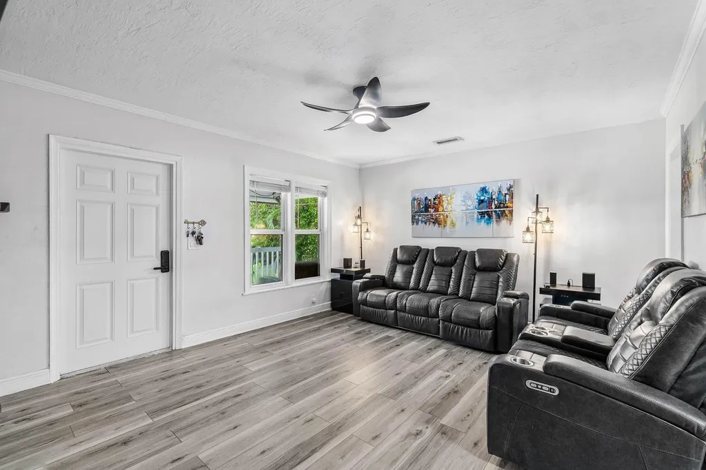 512 36th Street West Palm Beach FL 33407