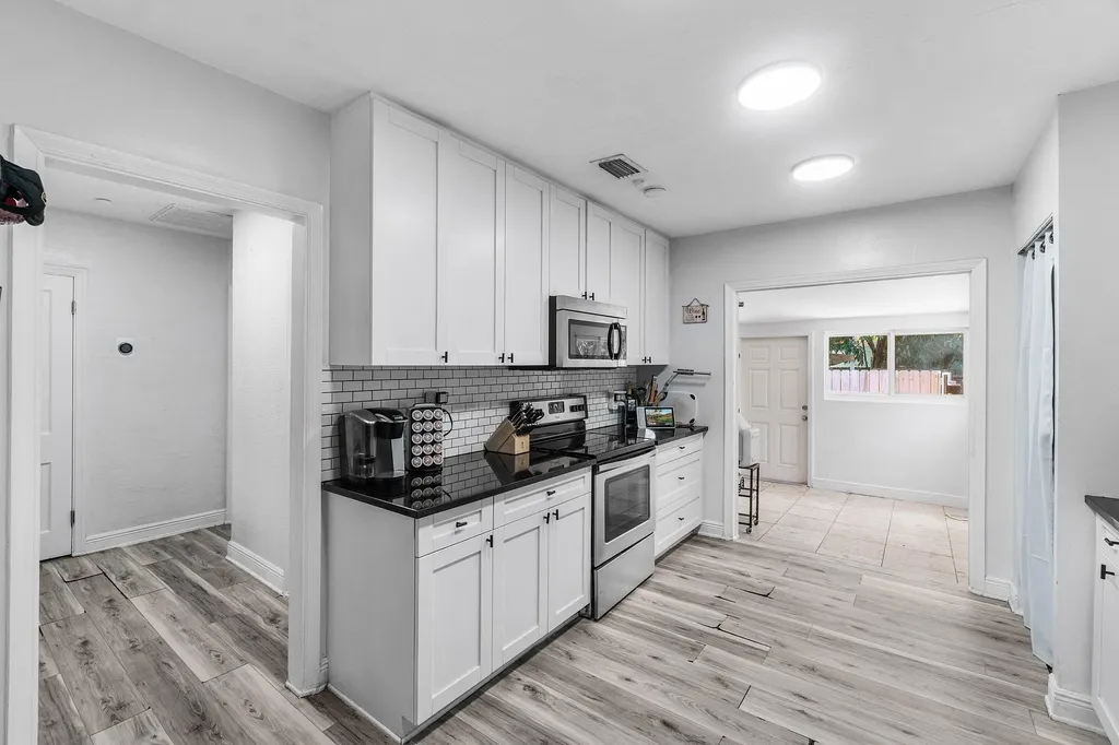 512 36th Street West Palm Beach FL 33407