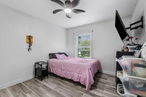 512 36th Street West Palm Beach FL 33407