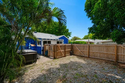 512 36th Street West Palm Beach FL 33407