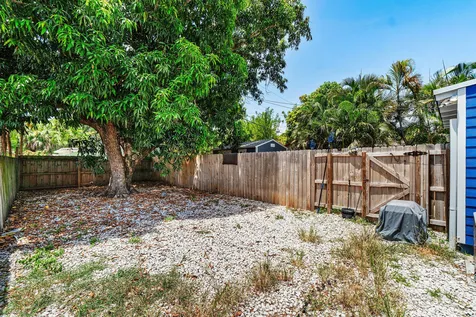 512 36th Street West Palm Beach FL 33407