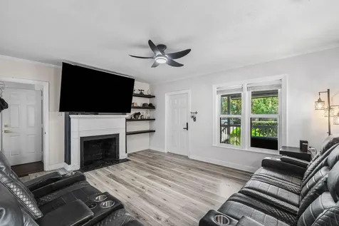 512 36th Street West Palm Beach FL 33407