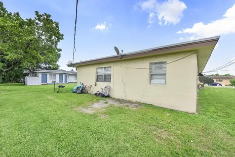 515 NE 150th Street Miami FL 33161