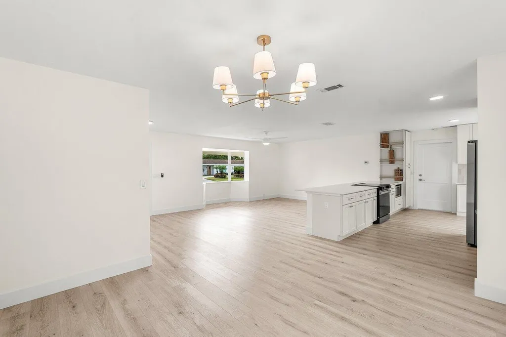 2433 Palm Road West Palm Beach FL 33406