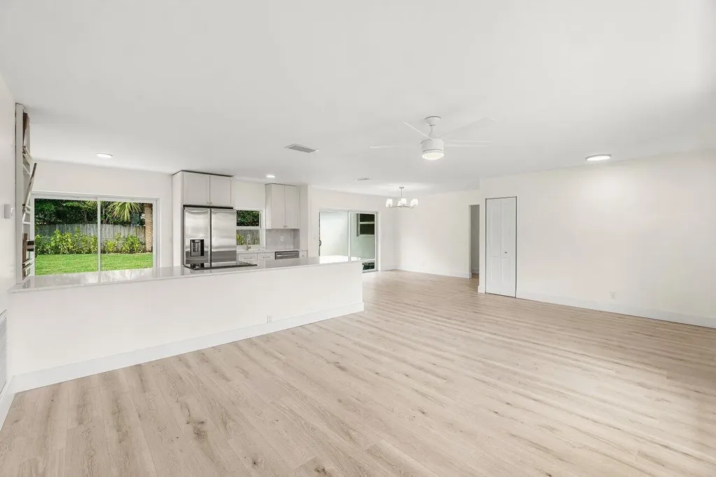 2433 Palm Road West Palm Beach FL 33406
