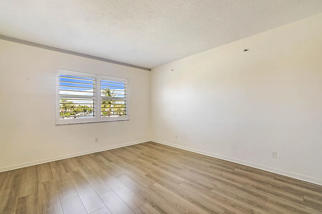 230 N Federal Highway Deerfield Beach FL 33441