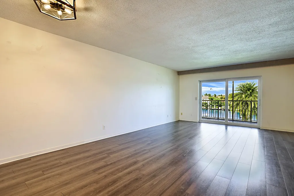 230 N Federal Highway Deerfield Beach FL 33441