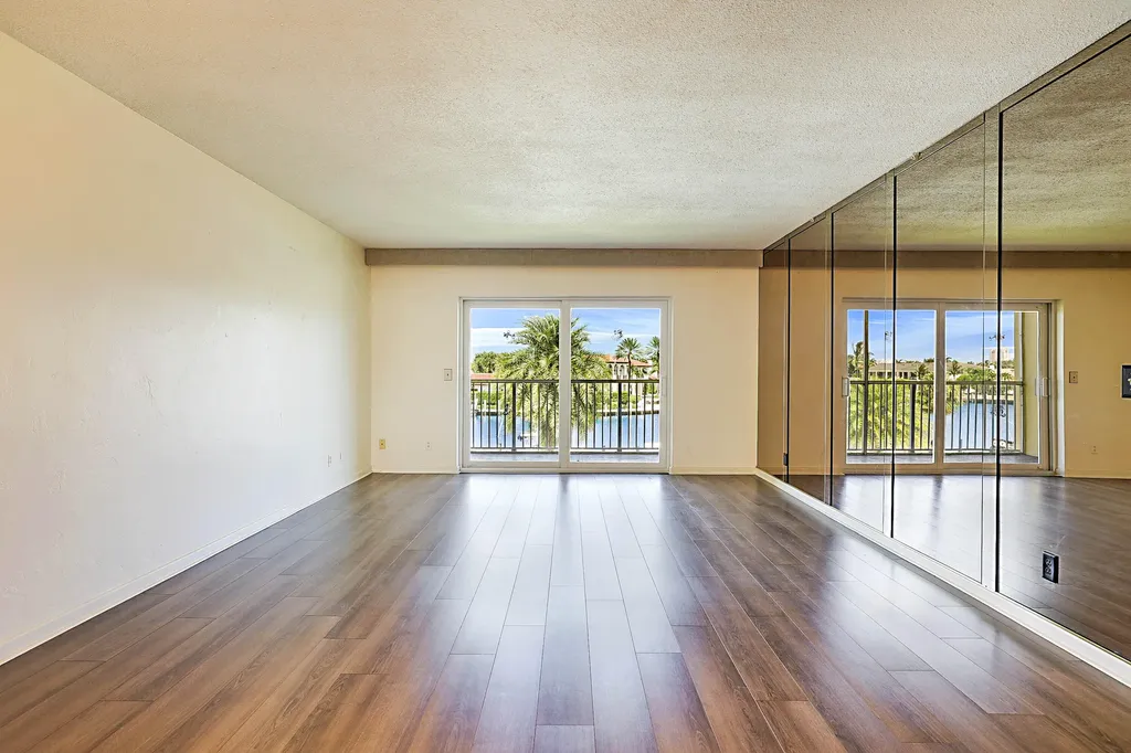 230 N Federal Highway Deerfield Beach FL 33441