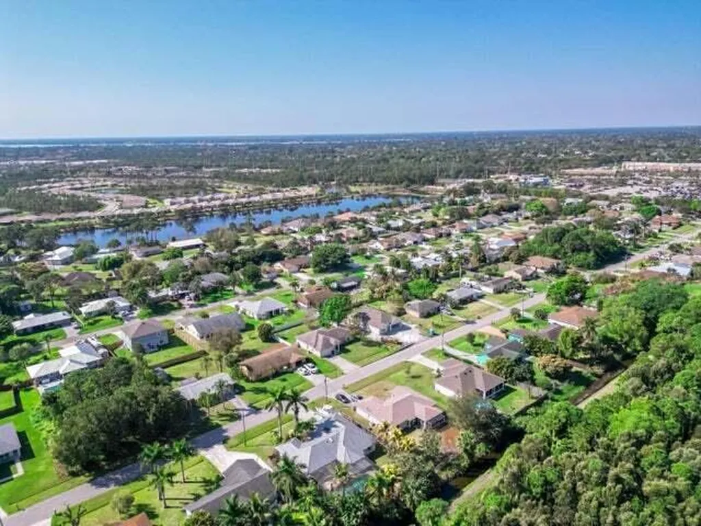 2470 SE Garden Terrace Port St Lucie FL 34952