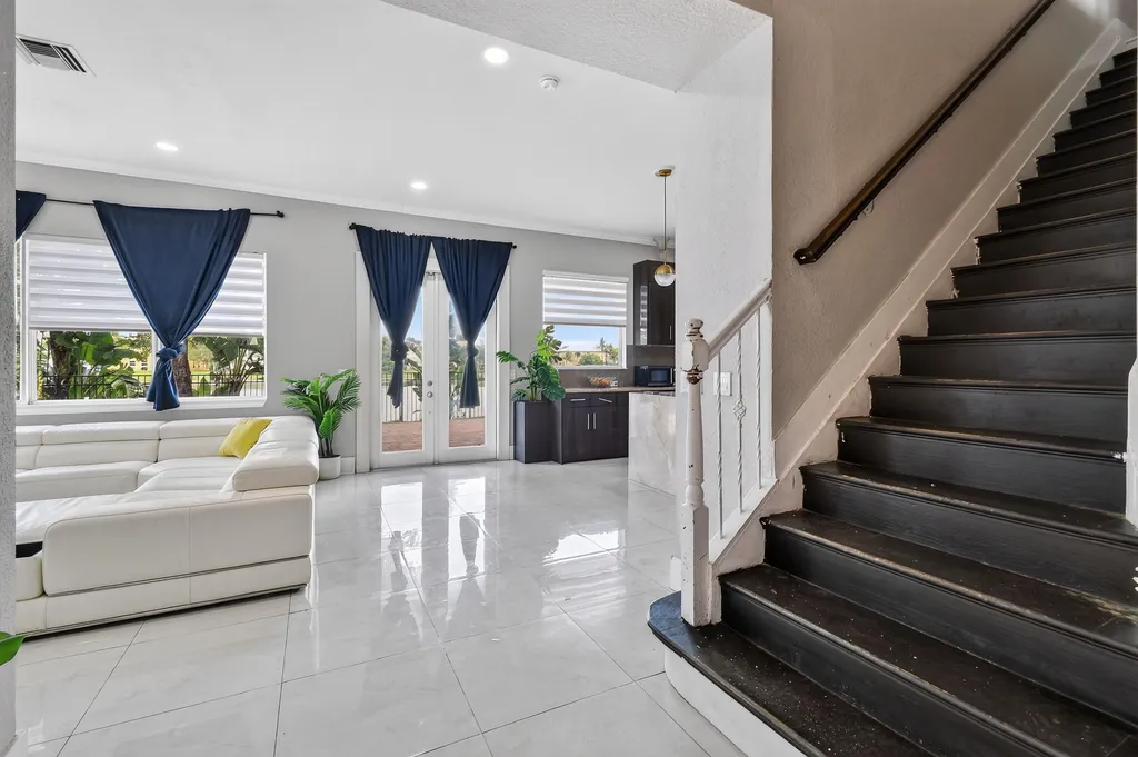 700 Cresta Circle West Palm Beach FL 33413
