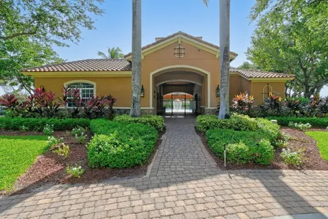 700 Cresta Circle West Palm Beach FL 33413