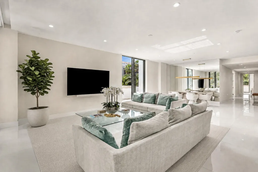 475 E Royal Palm Road Boca Raton FL 33432