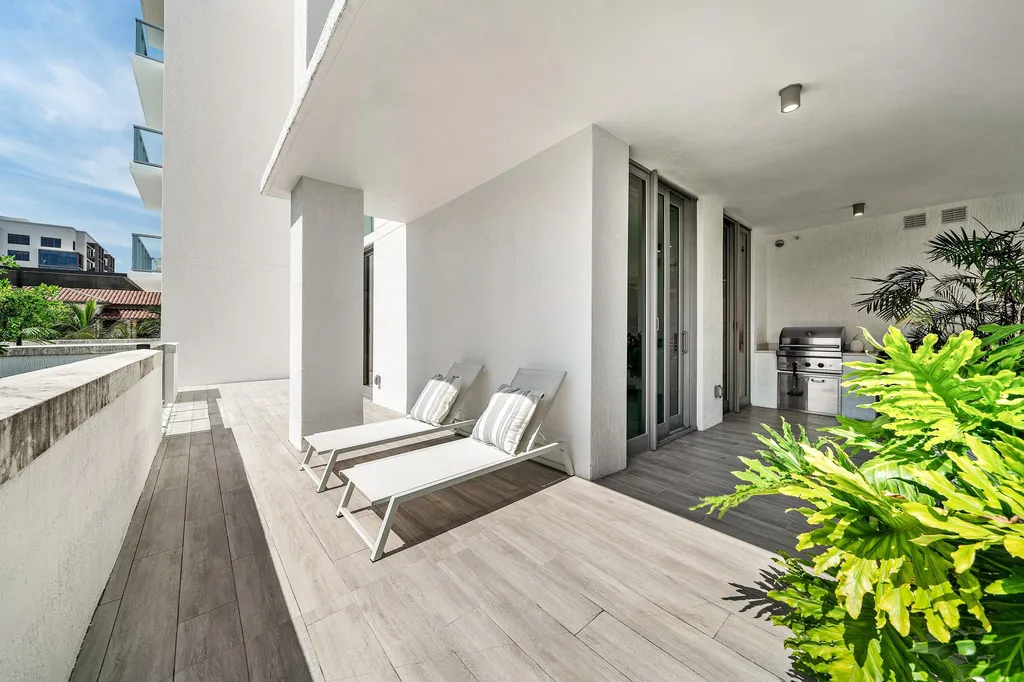 475 E Royal Palm Road Boca Raton FL 33432