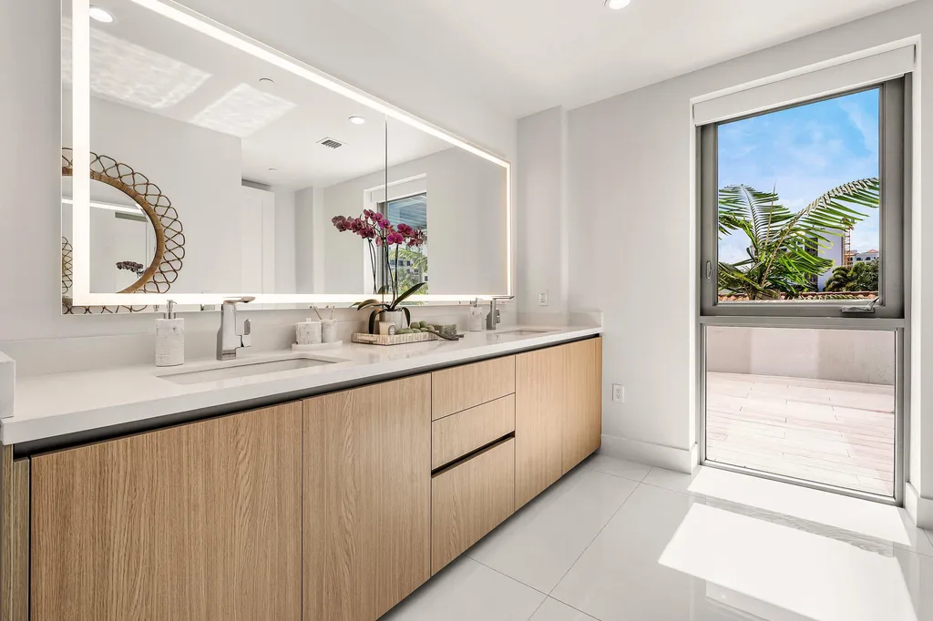 475 E Royal Palm Road Boca Raton FL 33432