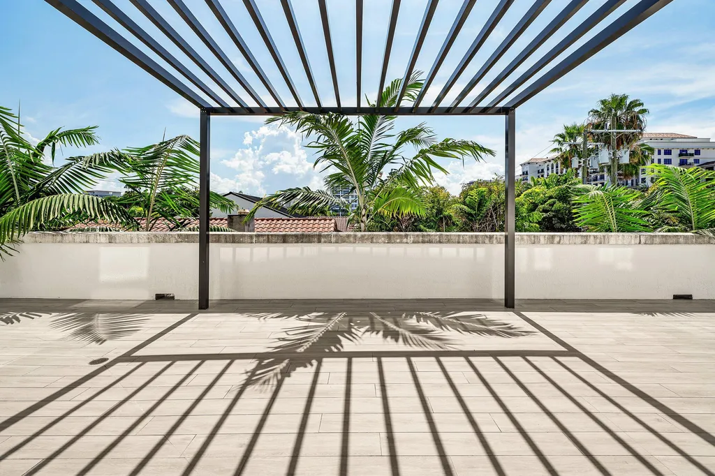 475 E Royal Palm Road Boca Raton FL 33432