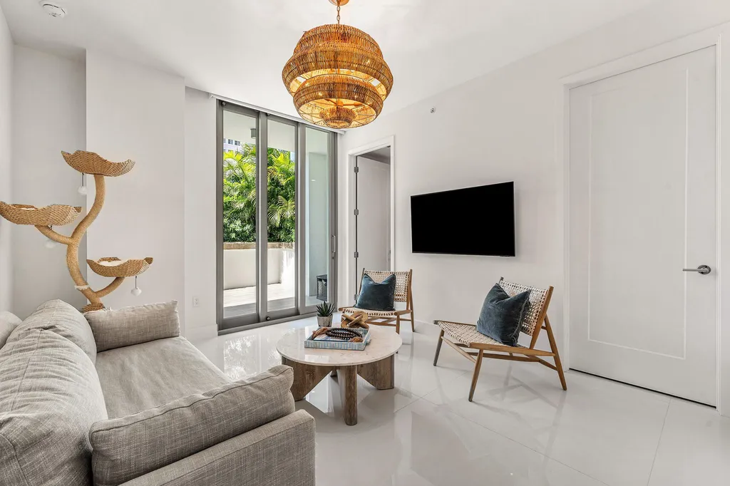 475 E Royal Palm Road Boca Raton FL 33432