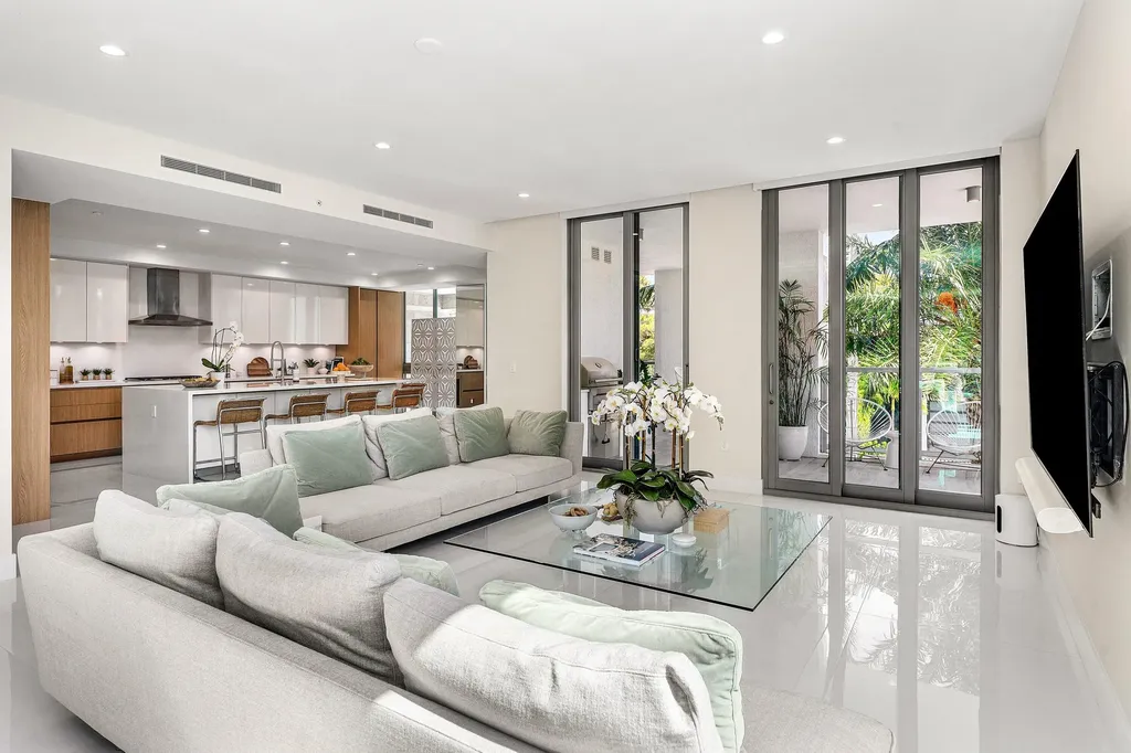 475 E Royal Palm Road Boca Raton FL 33432