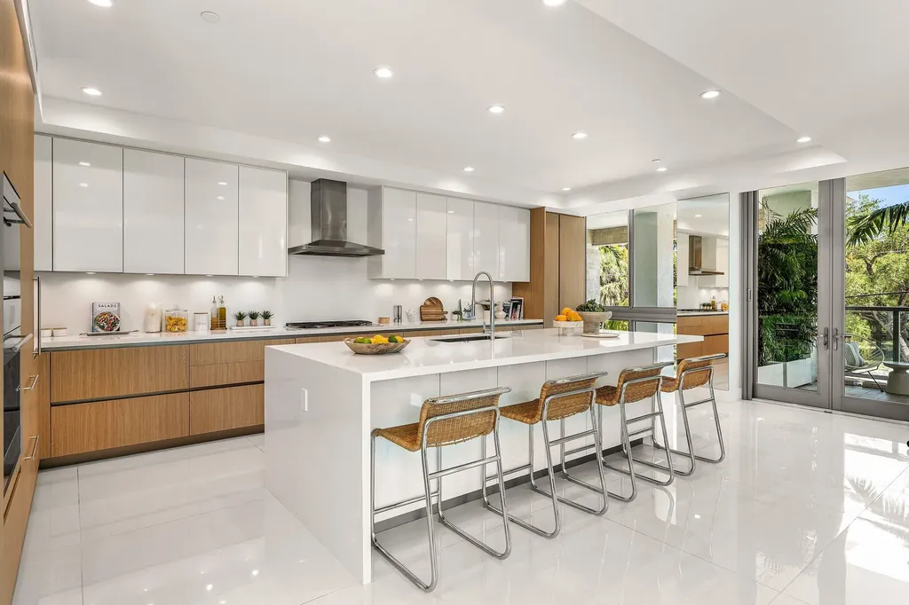 475 E Royal Palm Road Boca Raton FL 33432